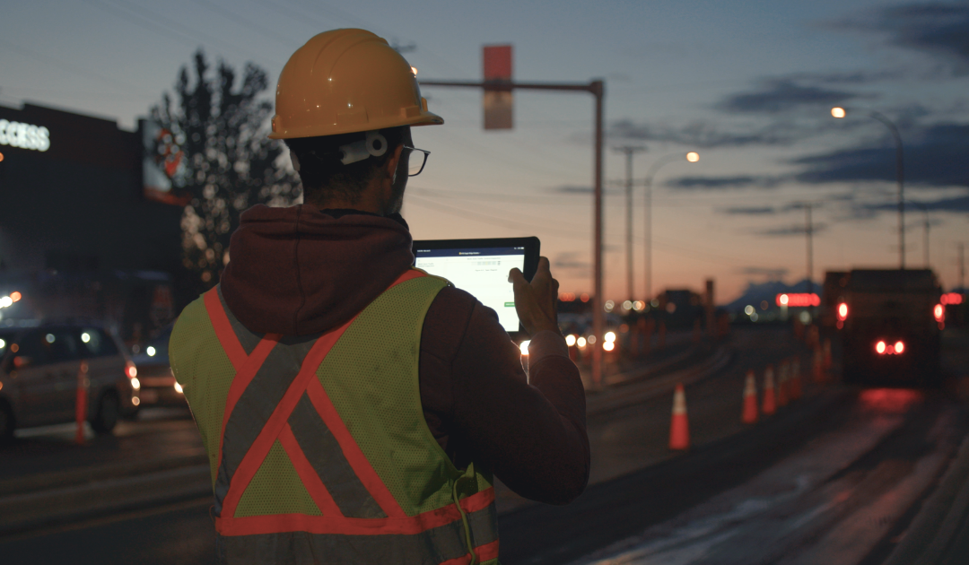 What information should be documented in an incident log?